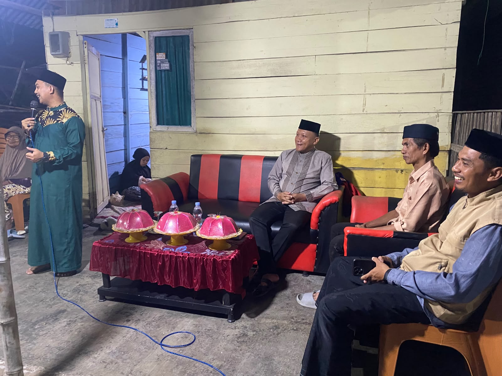 Tausiah Malam Pertama Ananda Jumiati Digelar di RW 05 Biring Kassi, Hadirkan Pesan Keagamaan dan Kebersamaan Warga